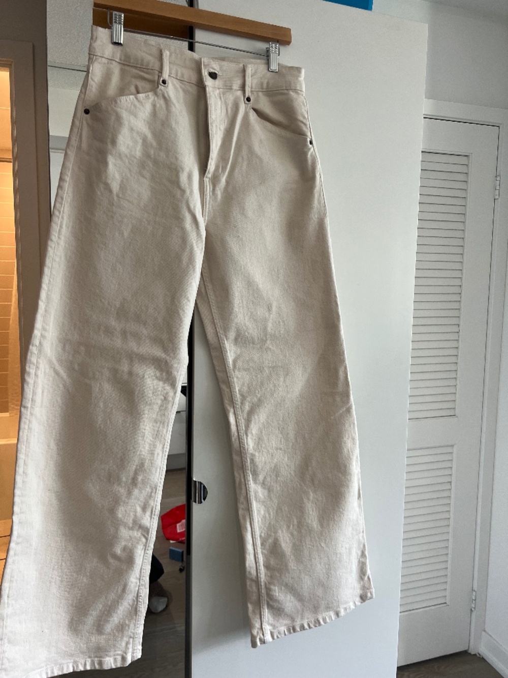 Stretchy cream flared jeans